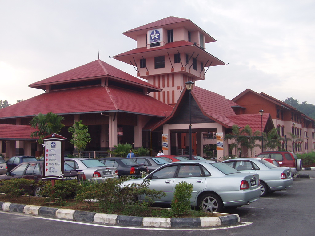 Hotel Seri Malaysia Melaka – footsteps……..by atok vlog